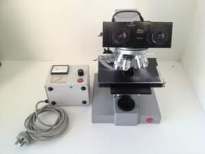 LEITZ Wetzlar Dialux Microscope