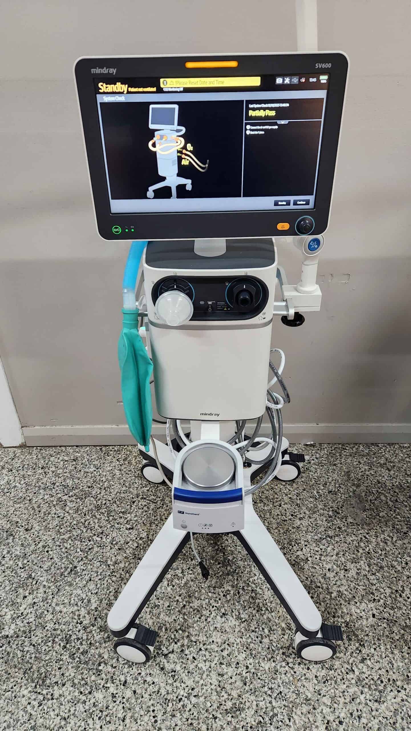 Mindray SV600 Ventilator with Fisher & Paykel SH870A Surgical Humidifier